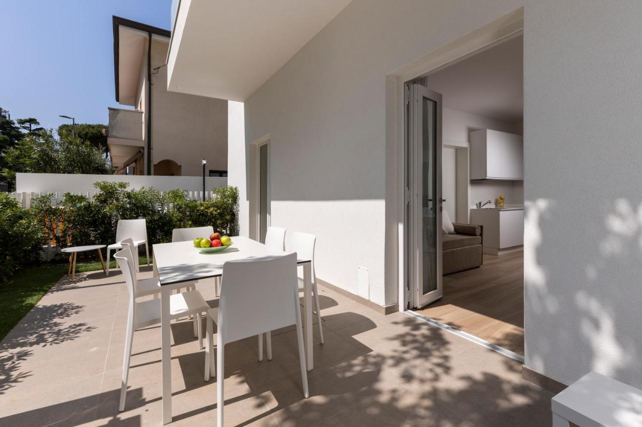 Aparthotel The Palm Riccione Exterior foto